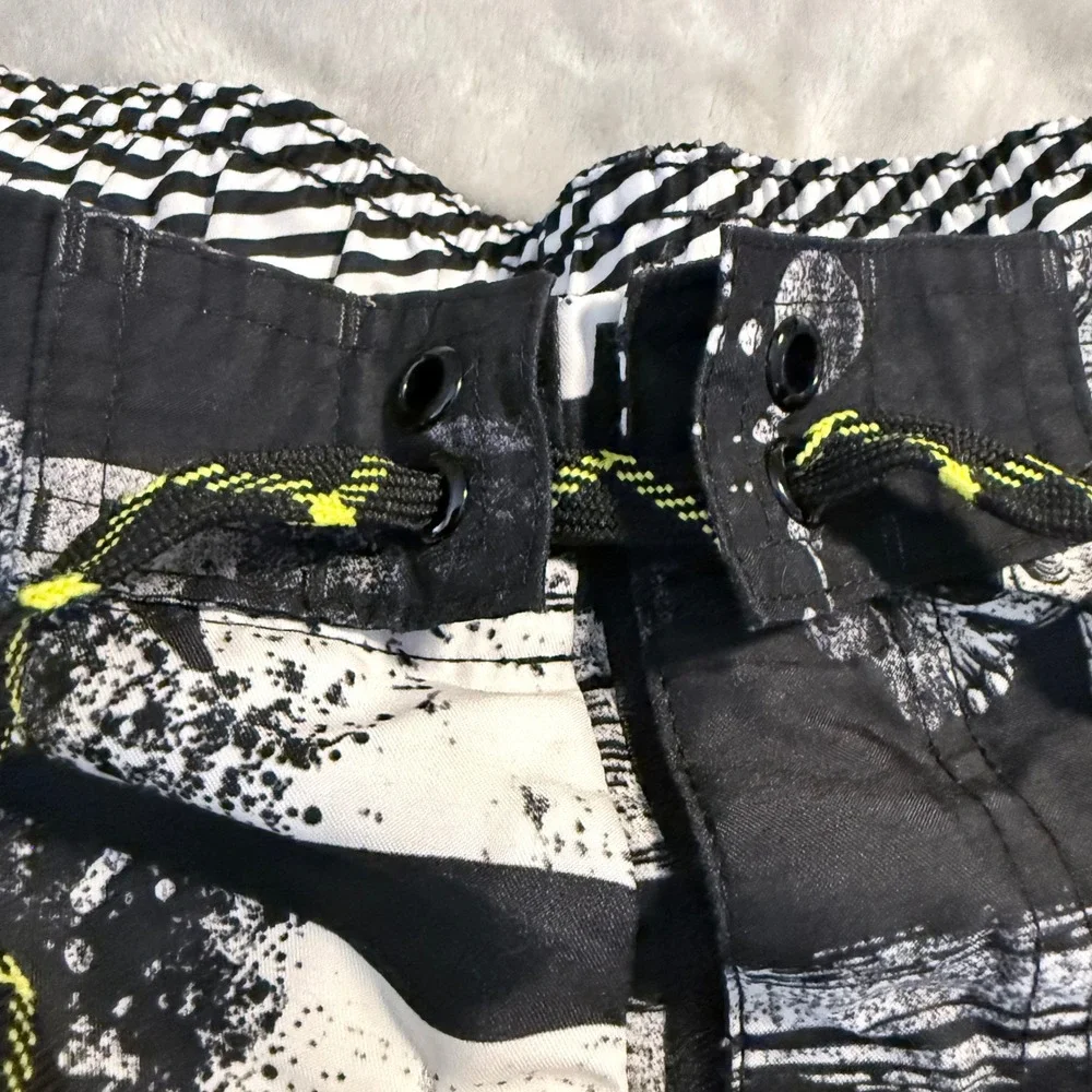 Joe Boxer XXL Skull Board Shorts Y2K Goth Punk Grunge Swim Trunks Black White